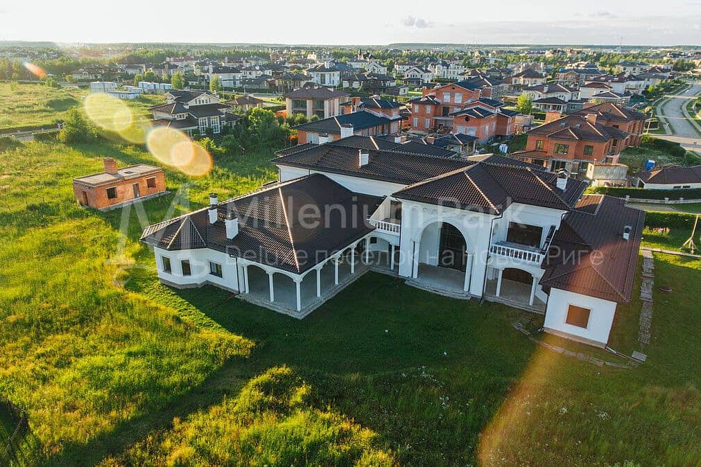 Дом 2600 м² — Millenium Park, лот 025112