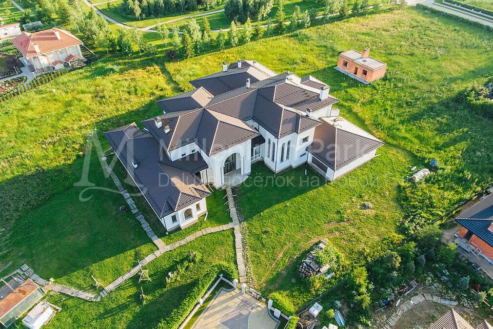Дом 2600 м² — Millenium Park, фотография 2